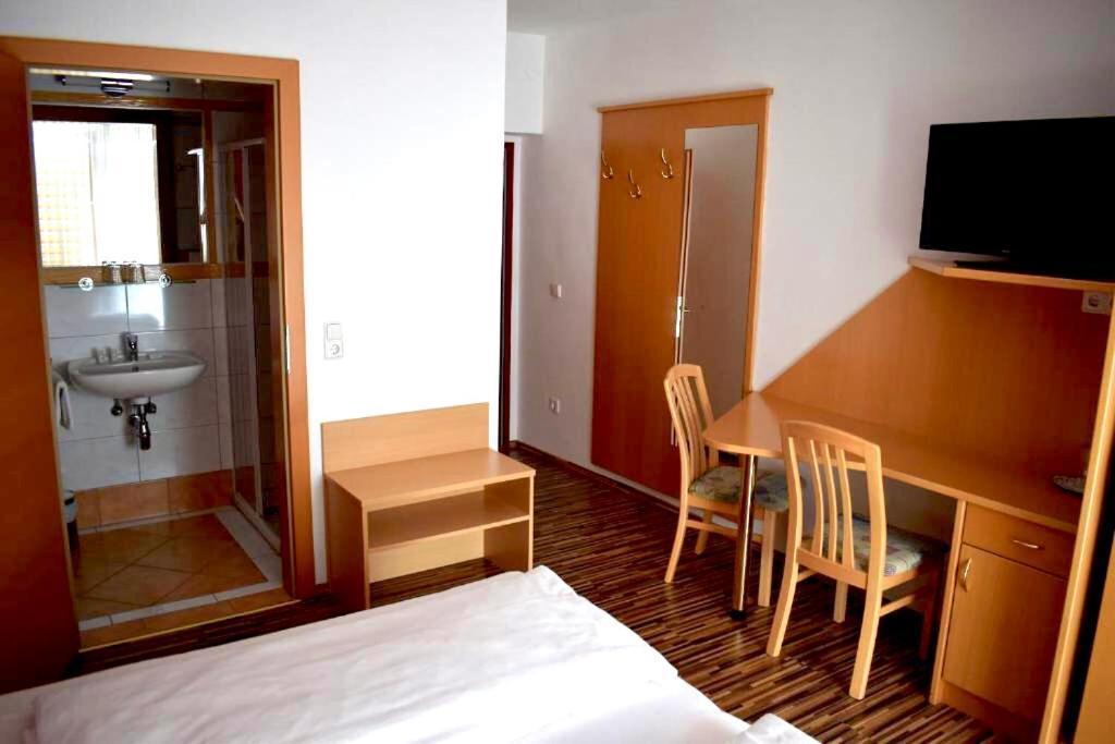 Pension Seeblick Moerbisch Am See Exterior photo