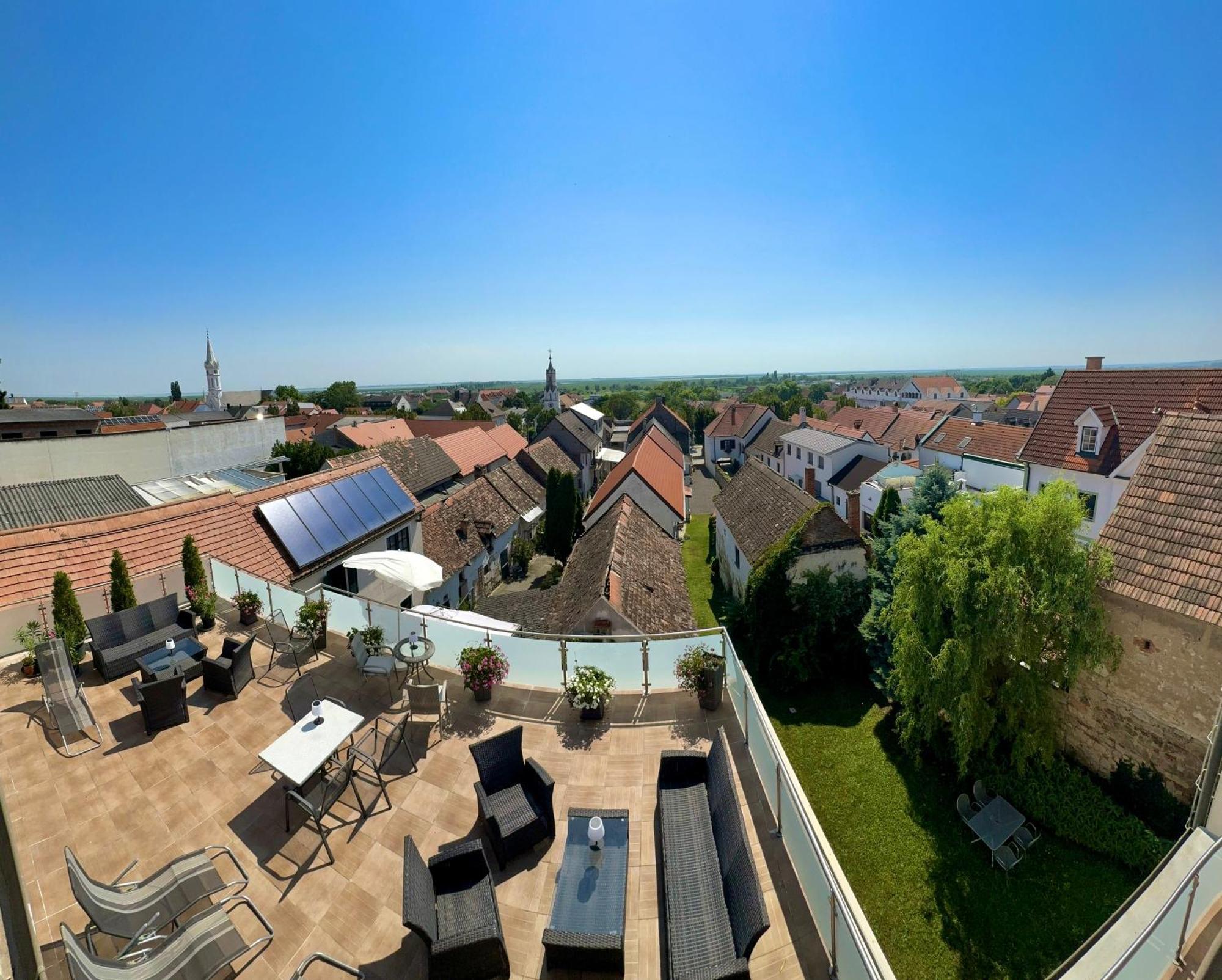 Pension Seeblick Moerbisch Am See Exterior photo