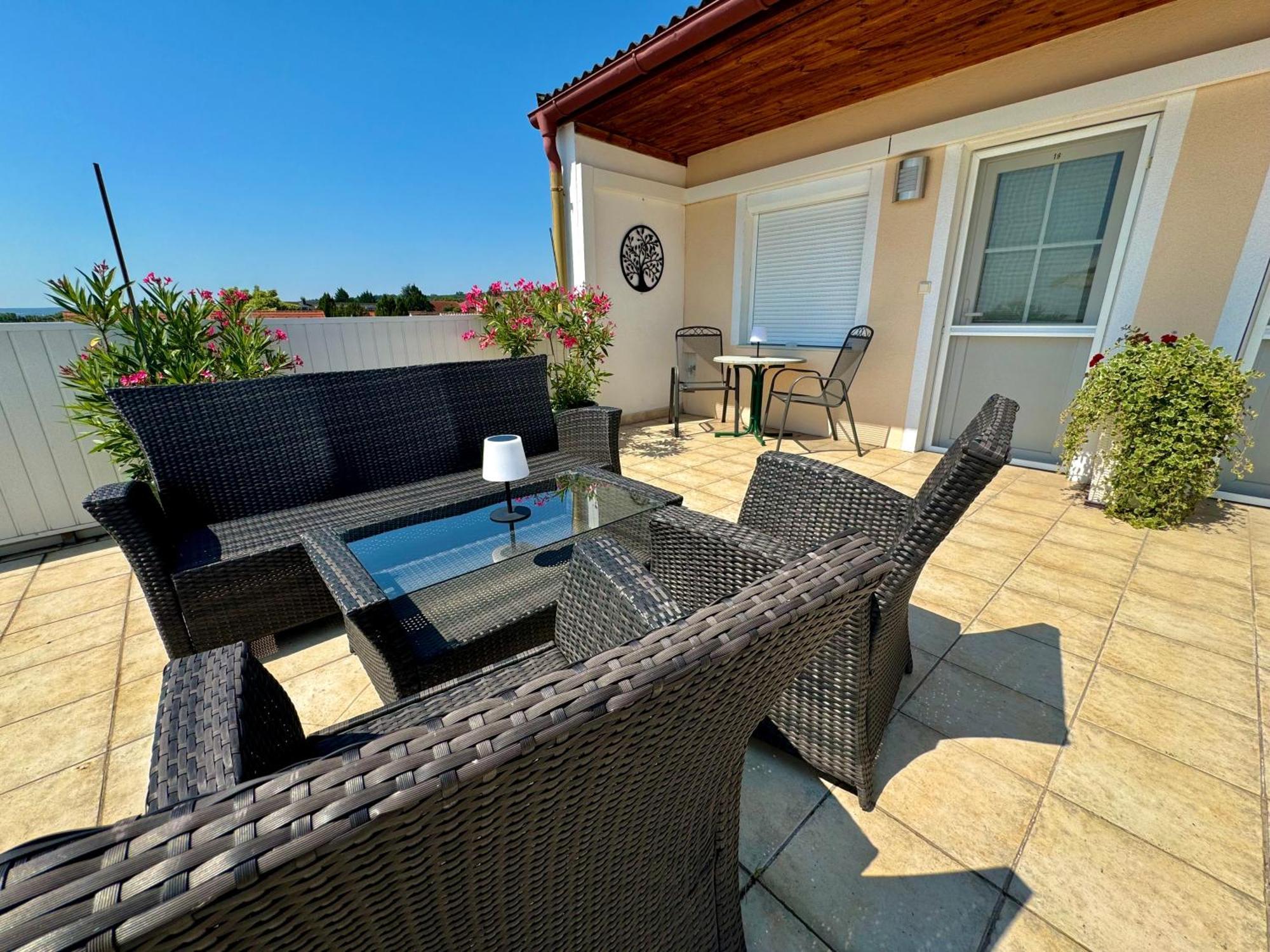 Pension Seeblick Moerbisch Am See Exterior photo