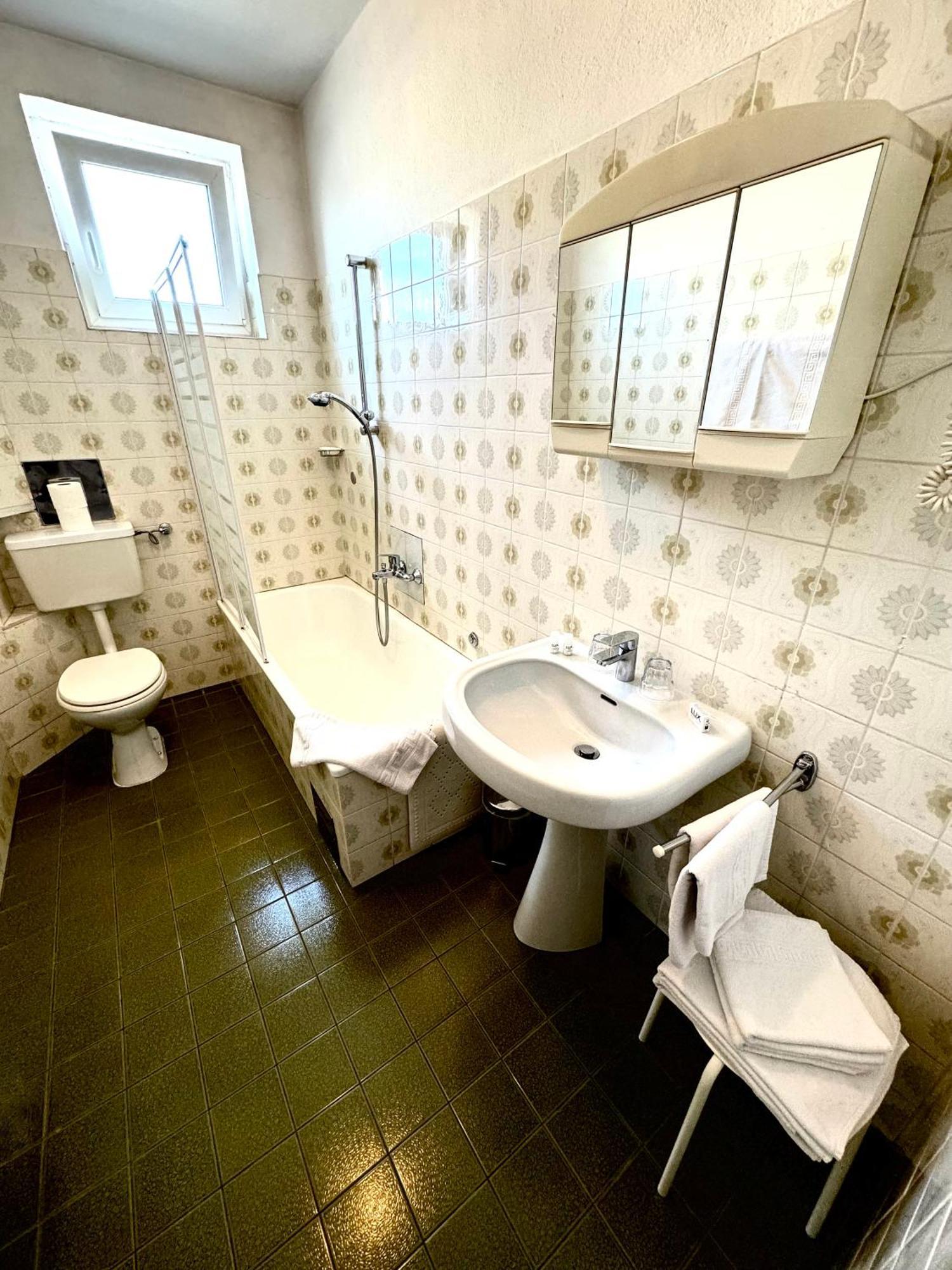 Pension Seeblick Moerbisch Am See Room photo