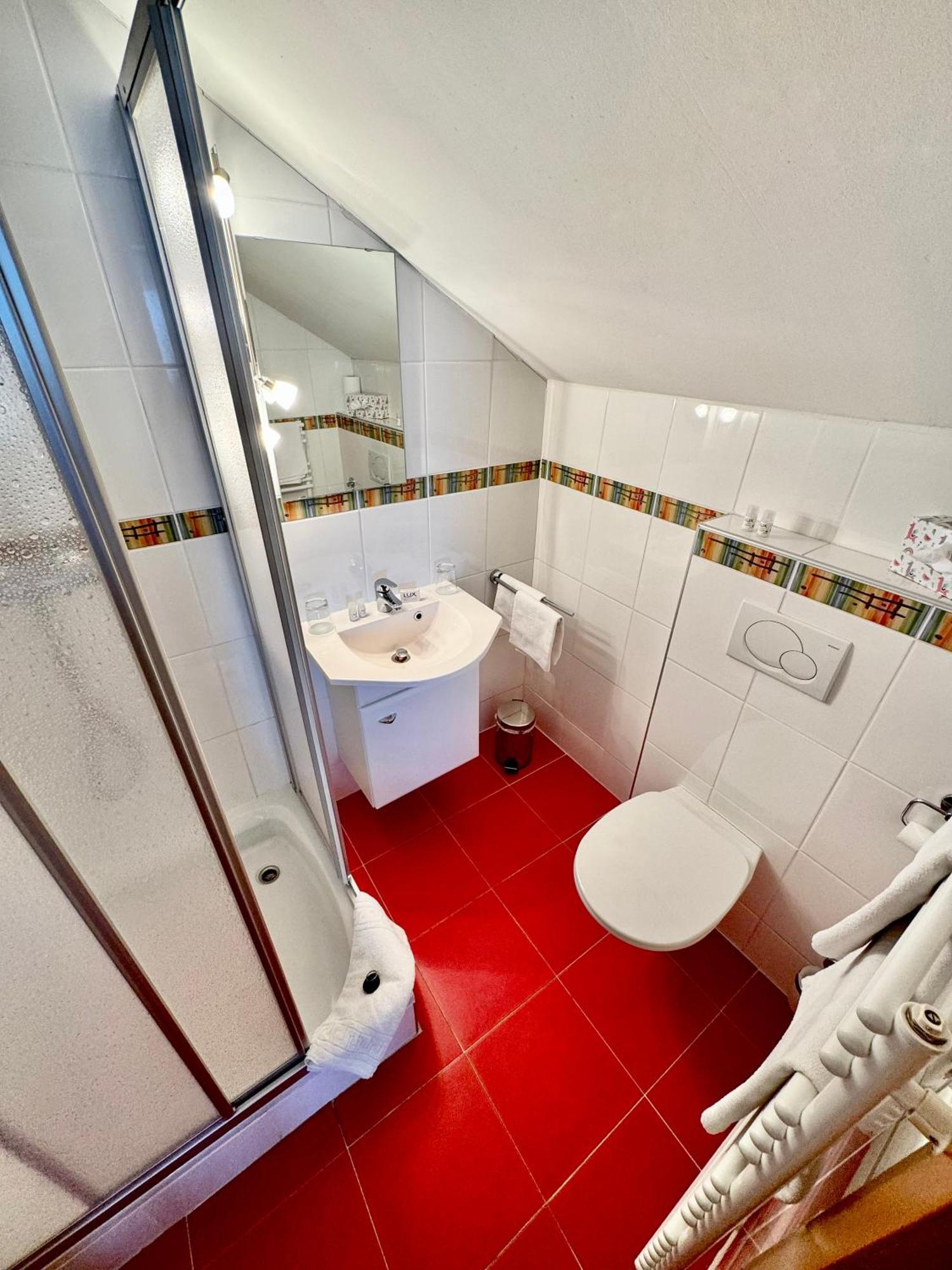 Pension Seeblick Moerbisch Am See Room photo